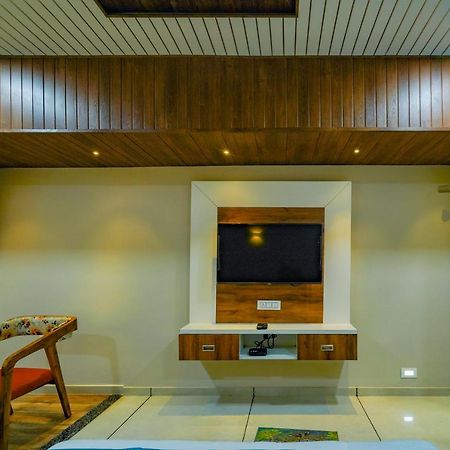 The Nest Residency Hotel อาเมดาบัด ภายนอก รูปภาพ