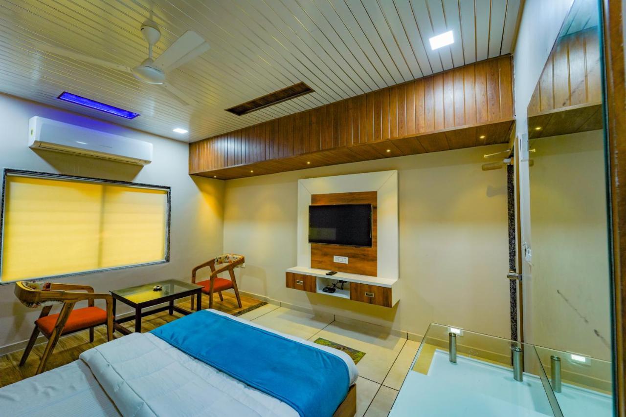The Nest Residency Hotel อาเมดาบัด ภายนอก รูปภาพ